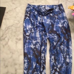 Alo snakeskin crop legging- xs